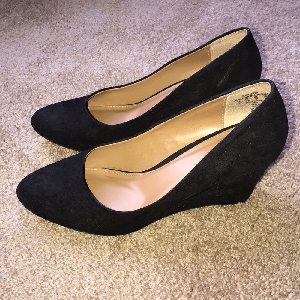 Black Wedges